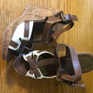 Brown wedges